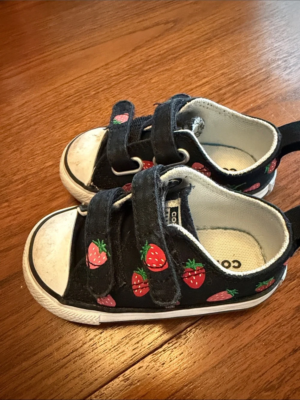Black Kids 4c Strawberry converse Sneakers